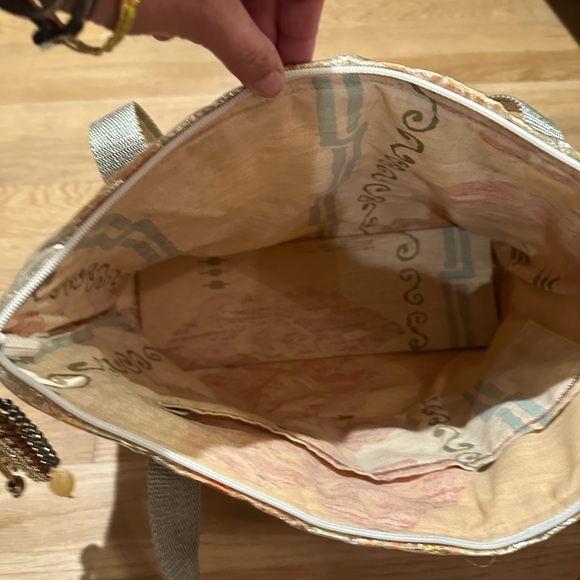 Vintage Gold Tote - Picture 5 of 10